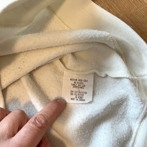 Northern Spirit White Christmas Graphic Sweatshirt vintage holiday - Picture 6 of 6